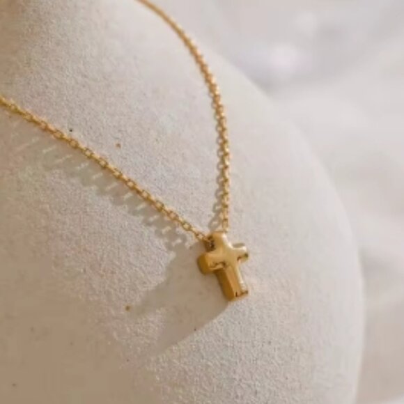Gold Cross Necklace, Women's Necklace, Gold Jewelry, Necklace, Gift Idea - Picture 4 of 4